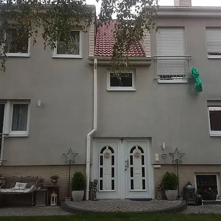 2 Zimmer-einliegerwohnung Am Flughafen Schoenefeld Apartament