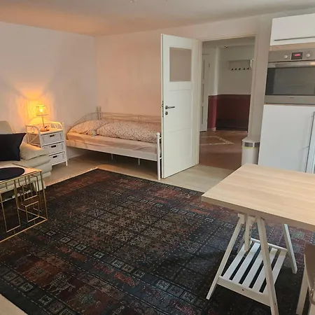 2 Zimmer-einliegerwohnung Am Flughafen Schoenefeld דירה *